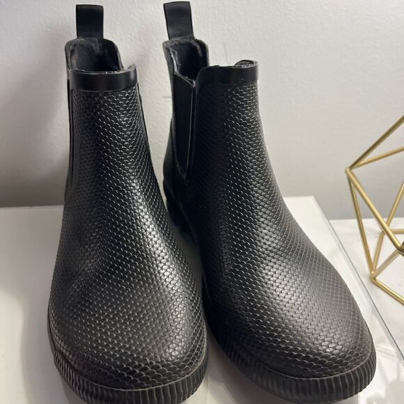Cougar Rain Boots - Picture 1 of 5